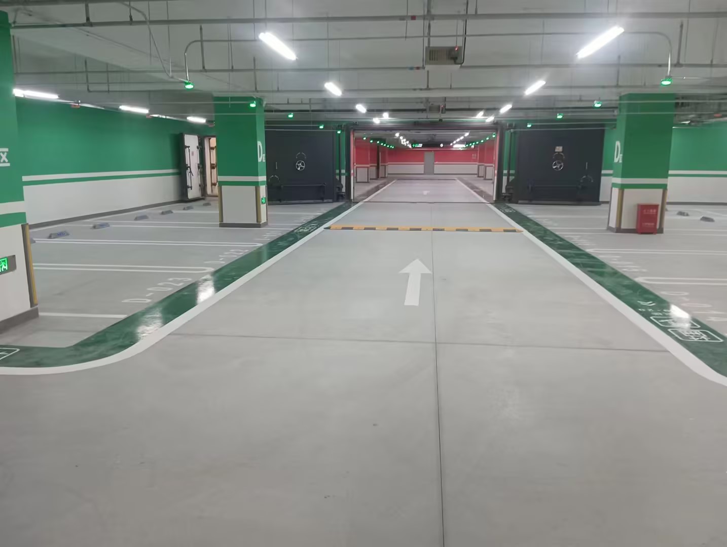 北京城市副中心政府辦公樓停車(chē)場(chǎng) 北京城市副中心政府辦公樓停車(chē)場(chǎng)